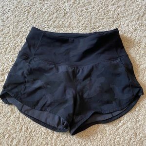 Speed up high rise lululemon shorts in Camo Deep Coal Multi/Black color
